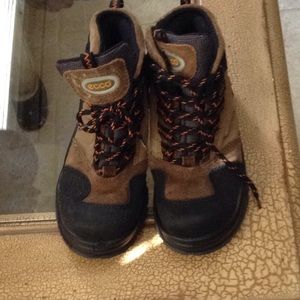 Ecco boots